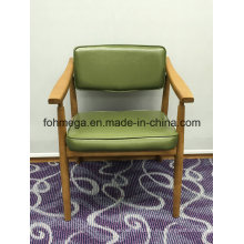 Asiento y respaldo tapizado de hotel Silla de madera con reposabrazos (FOH-BCC33)